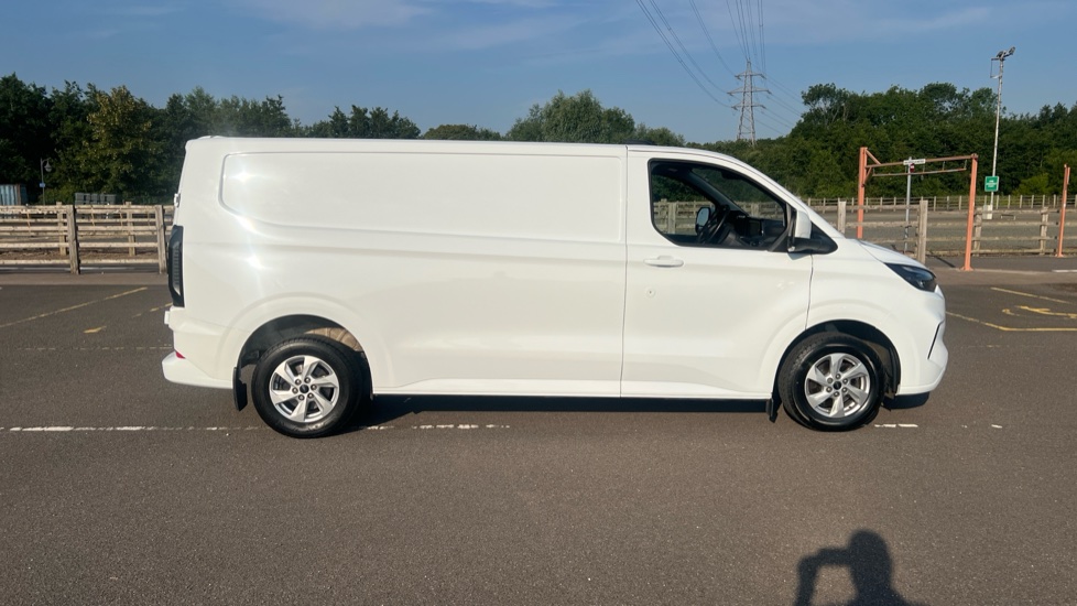 Ford Transit Custom 300 L2 Diesel Fwd 2.0 EcoBlue 136ps H1 Van Limited - Image 9