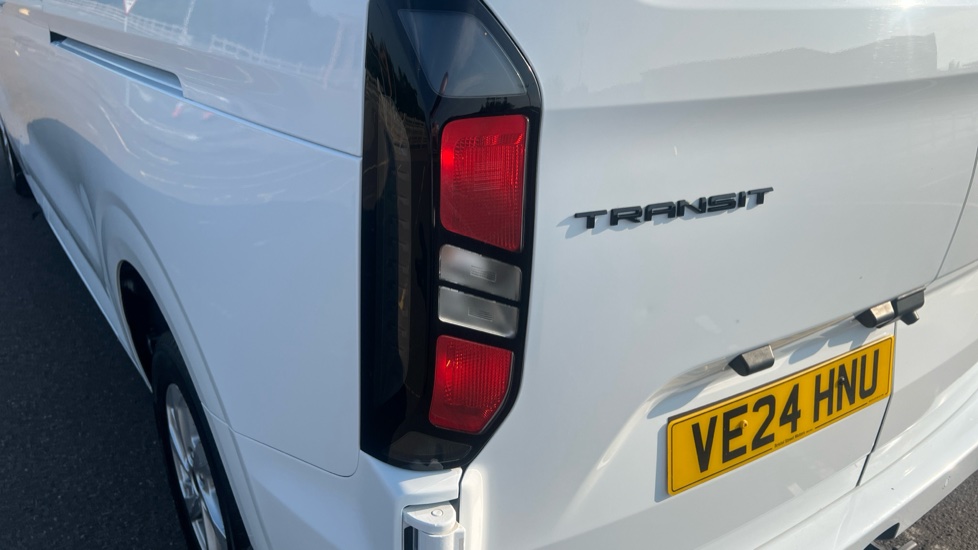 Ford Transit Custom 300 L2 Diesel Fwd 2.0 EcoBlue 136ps H1 Van Limited - Image 28