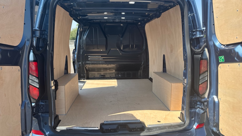 Ford Transit Custom 280 L1 Diesel Fwd 2.0 EcoBlue 136ps H1 Van Limited - Image 12