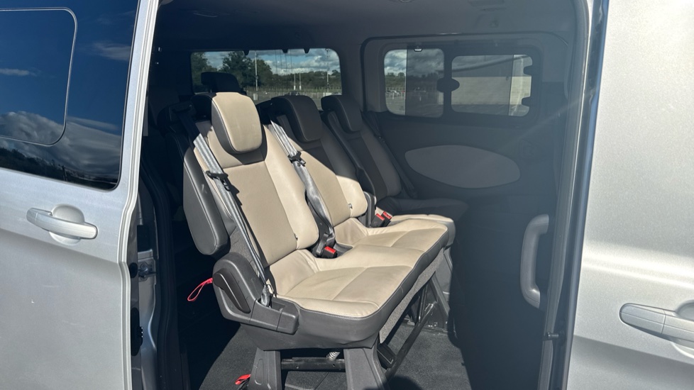 Ford Tourneo Custom Transit Custom Tourneo Lwb Diesel Fwd 2.0 TDCi 130ps Low Roof 8 Seater Titanium - Image 5