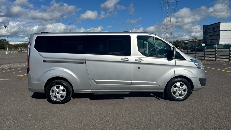 Ford Tourneo Custom Transit Custom Tourneo Lwb Diesel Fwd 2.0 TDCi 130ps Low Roof 8 Seater Titanium - Image 9