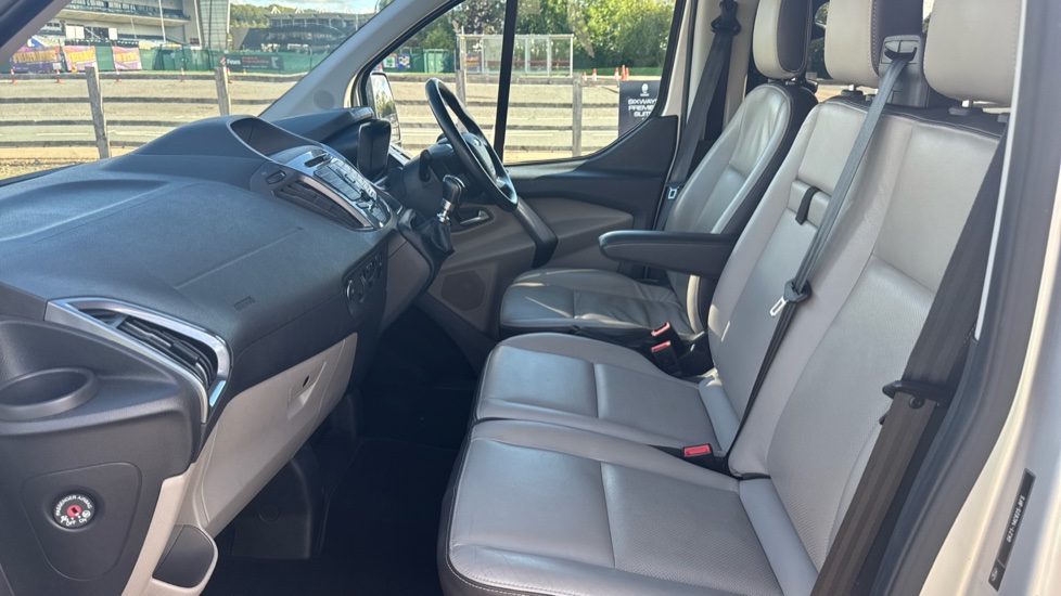 Ford Tourneo Custom Transit Custom Tourneo Lwb Diesel Fwd 2.0 TDCi 130ps Low Roof 8 Seater Titanium - Image 13