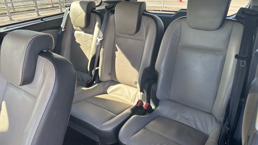 Ford Tourneo Custom Transit Custom Tourneo Lwb Diesel Fwd 2.0 TDCi 130ps Low Roof 8 Seater Titanium - Image 18