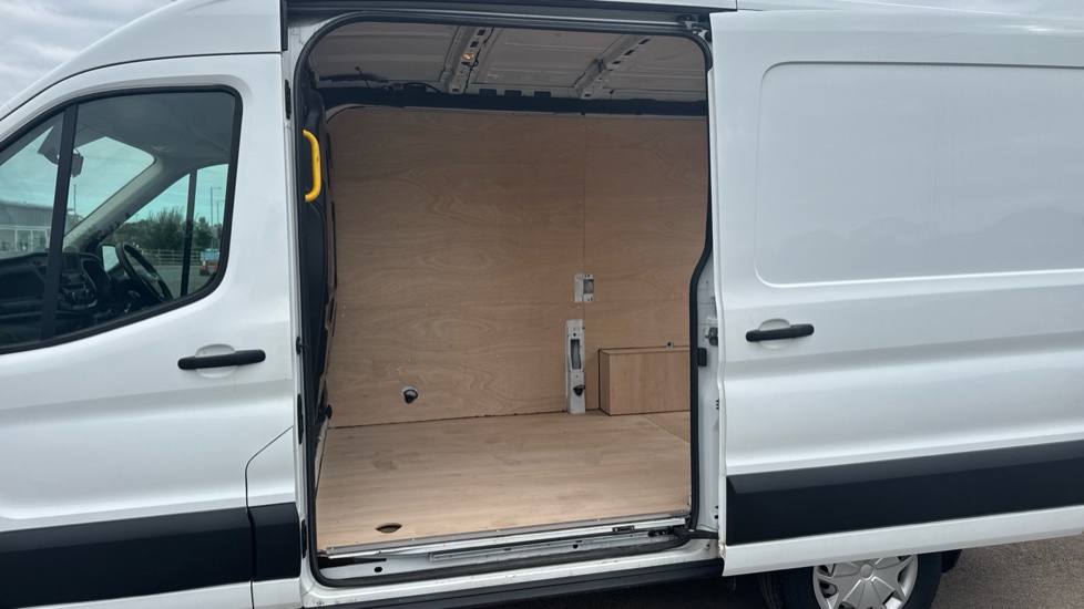 Ford Transit 350 L2 Diesel Fwd 2.0 EcoBlue 130ps H2 Leader Van - Image 5