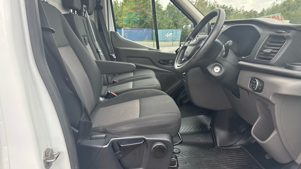 Ford Transit 350 L2 Diesel Fwd 2.0 EcoBlue 130ps H2 Leader Van - Image 6