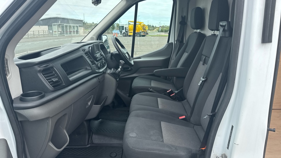 Ford Transit 350 L2 Diesel Fwd 2.0 EcoBlue 130ps H2 Leader Van - Image 13