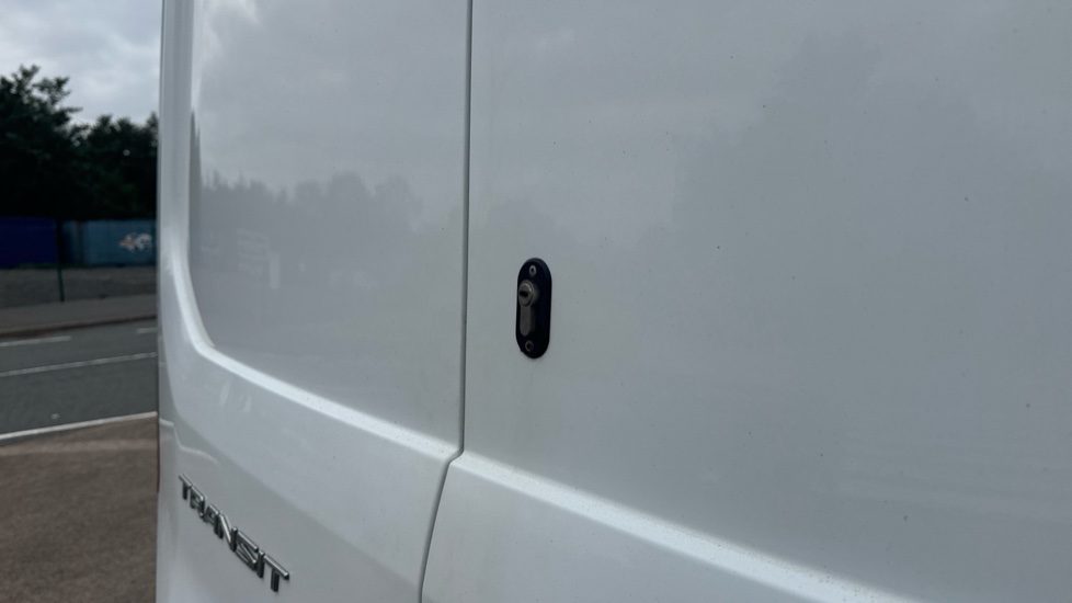 Ford Transit 350 L2 Diesel Fwd 2.0 EcoBlue 130ps H2 Leader Van - Image 23