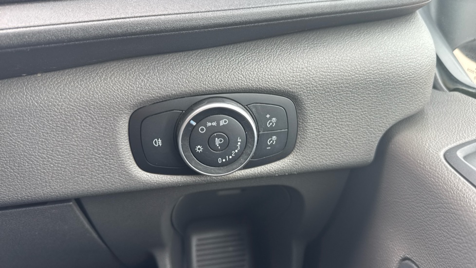Ford Transit 350 L2 Diesel Fwd 2.0 EcoBlue 130ps H2 Leader Van - Image 33