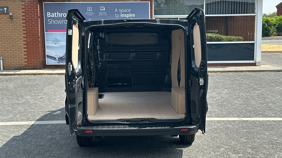 Nissan Primastar 30 L2 Diesel 2.0 dCi 130ps H1 Tekna+ Van - Image 3