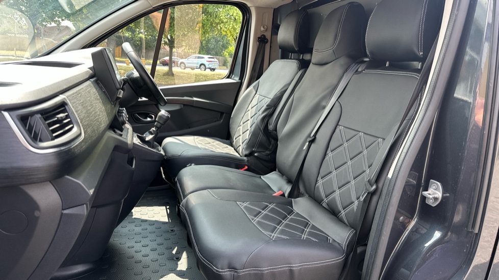 Nissan Primastar 30 L2 Diesel 2.0 dCi 130ps H1 Tekna+ Van - Image 13