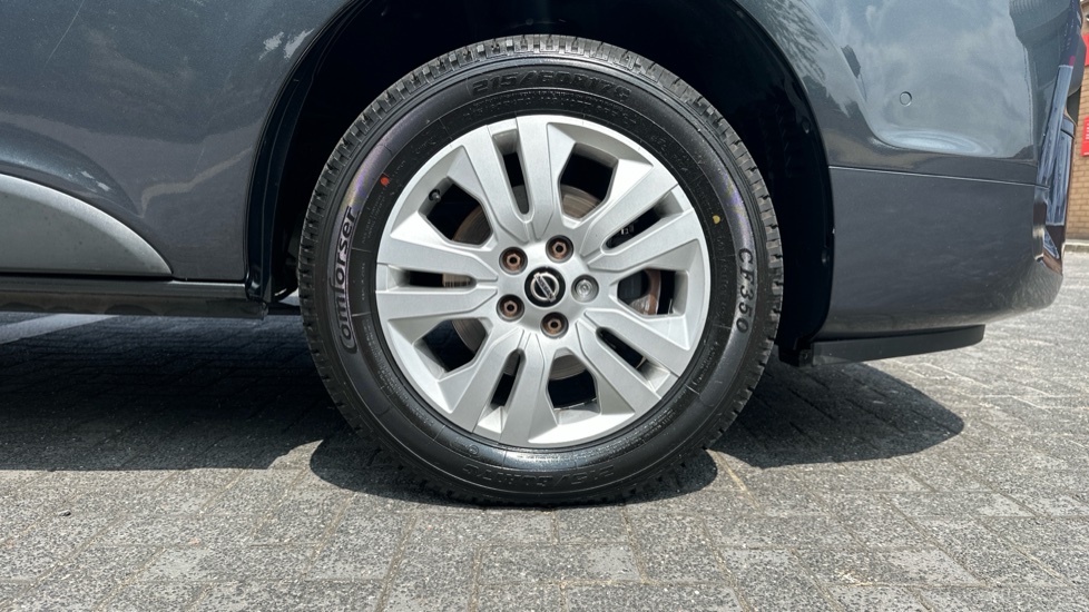 Nissan Primastar 30 L2 Diesel 2.0 dCi 130ps H1 Tekna+ Van - Image 17
