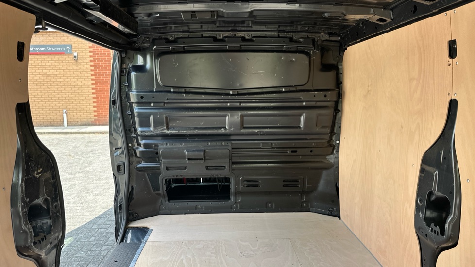 Nissan Primastar 30 L2 Diesel 2.0 dCi 130ps H1 Tekna+ Van - Image 18