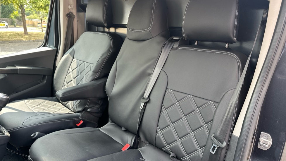 Nissan Primastar 30 L2 Diesel 2.0 dCi 130ps H1 Tekna+ Van - Image 24