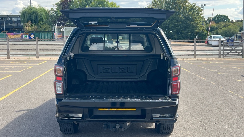 Isuzu D-Max Diesel 1.9 DL40 Double Cab 4x4 Auto - Image 3