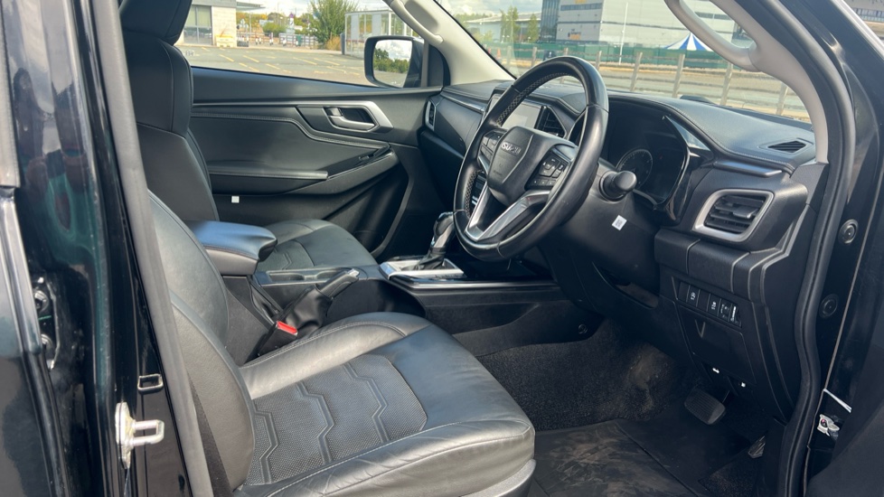 Isuzu D-Max Diesel 1.9 DL40 Double Cab 4x4 Auto - Image 6