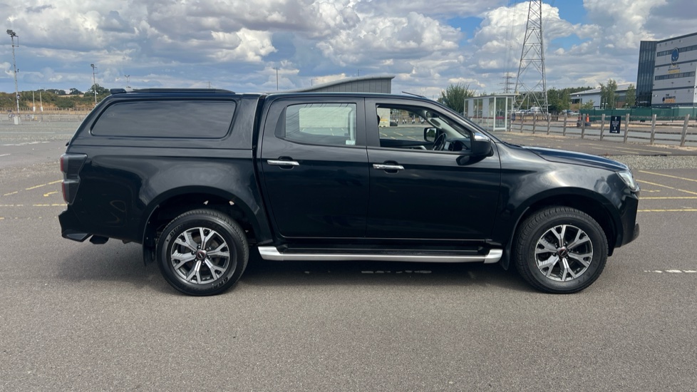 Isuzu D-Max Diesel 1.9 DL40 Double Cab 4x4 Auto - Image 9