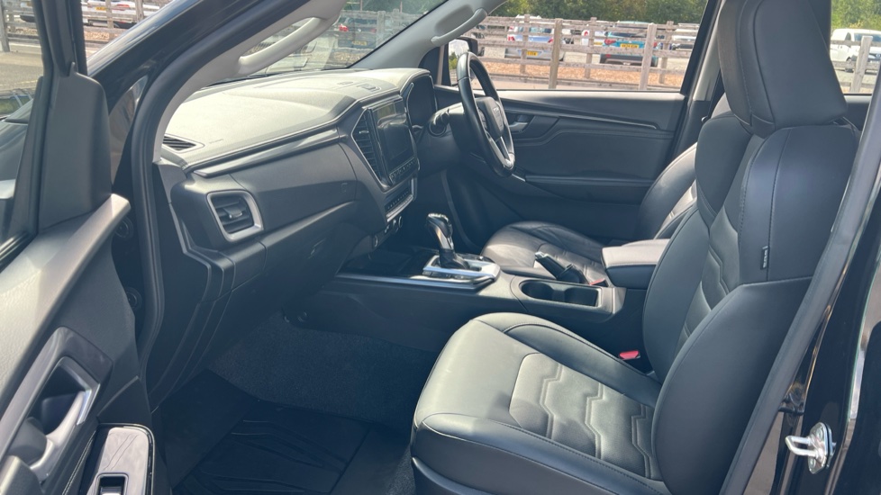 Isuzu D-Max Diesel 1.9 DL40 Double Cab 4x4 Auto - Image 13