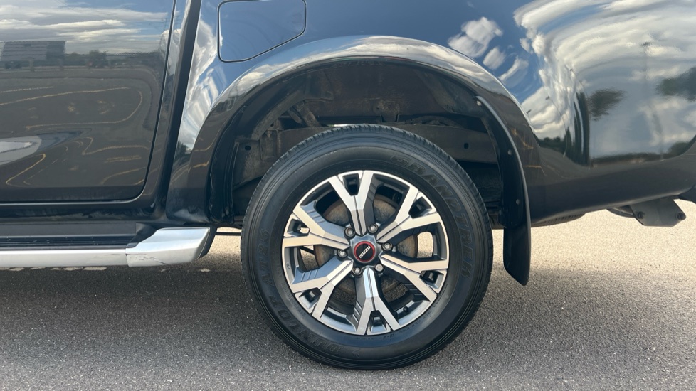 Isuzu D-Max Diesel 1.9 DL40 Double Cab 4x4 Auto - Image 17