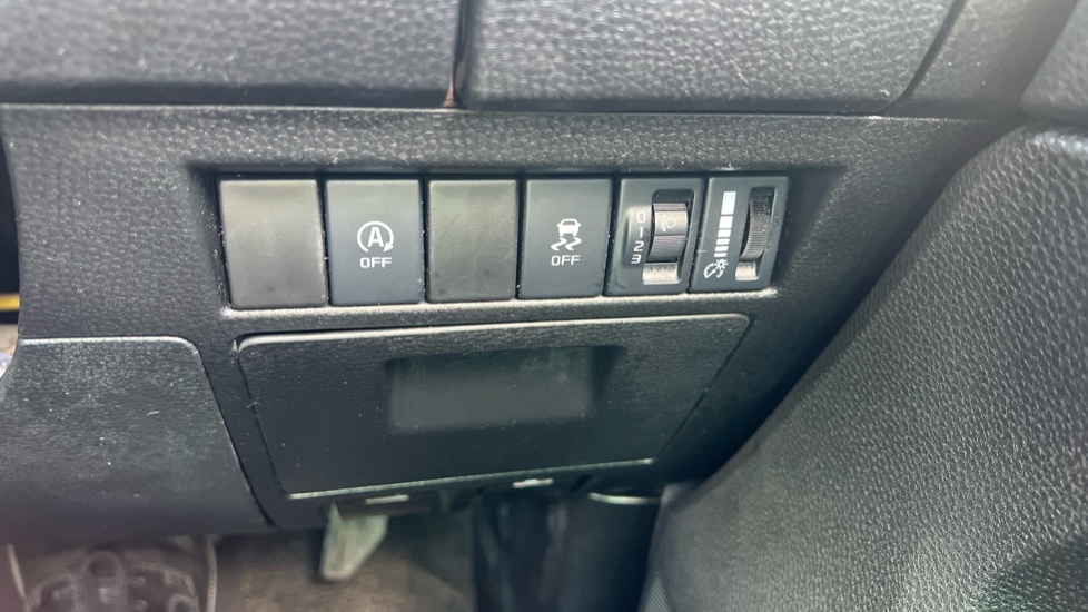 Isuzu D-Max Diesel 1.9 DL40 Double Cab 4x4 Auto - Image 22
