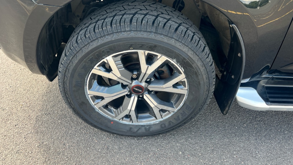 Isuzu D-Max Diesel 1.9 DL40 Double Cab 4x4 Auto - Image 30