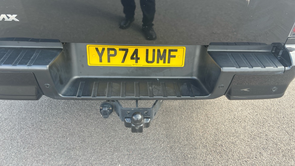 Isuzu D-Max Diesel 1.9 DL40 Double Cab 4x4 Auto - Image 32