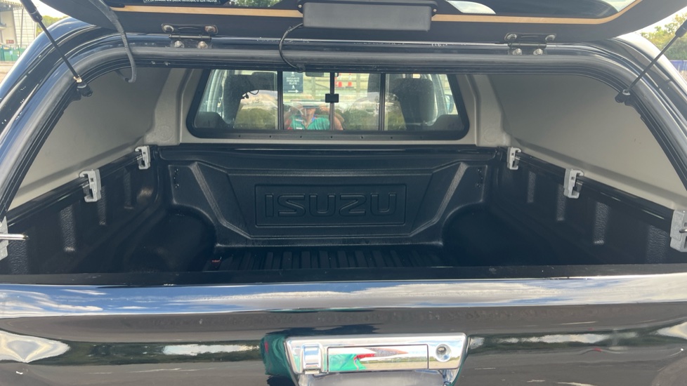 Isuzu D-Max Diesel 1.9 DL40 Double Cab 4x4 Auto - Image 33