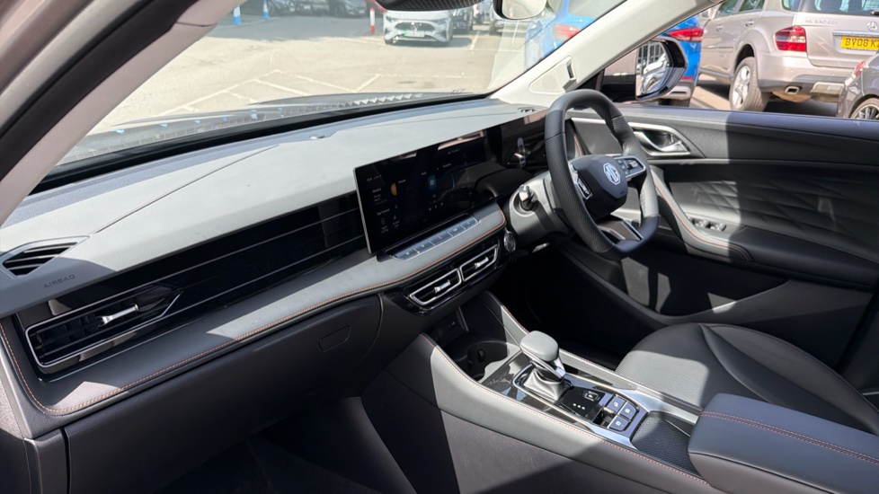 MG HS 1.5 T-GDI PHEV Trophy 5dr Auto Hatchback - Image 9