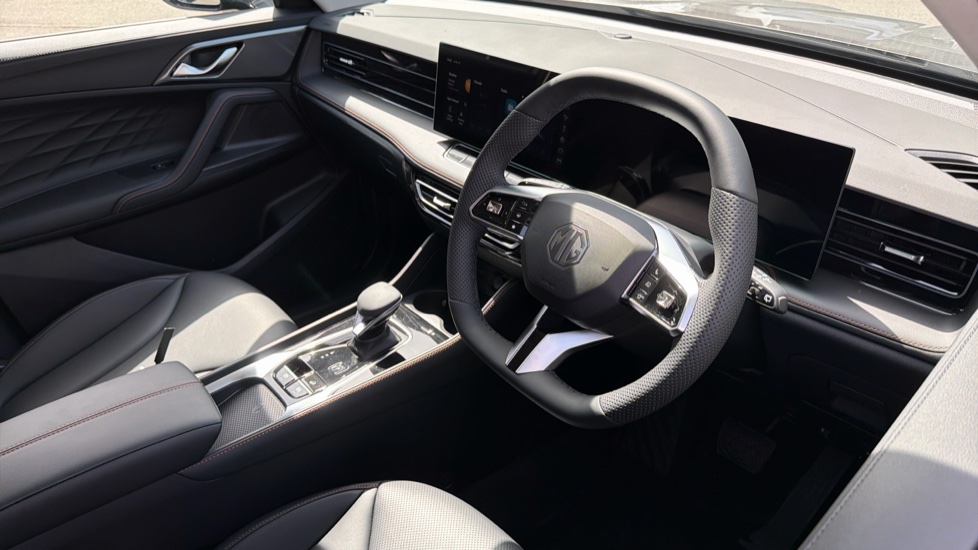 MG HS 1.5 T-GDI PHEV Trophy 5dr Auto Hatchback - Image 11