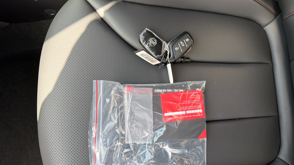 MG HS 1.5 T-GDI PHEV Trophy 5dr Auto Hatchback - Image 19