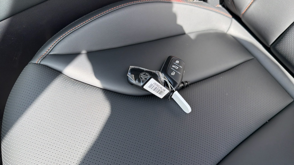 MG HS 1.5 T-GDI PHEV Trophy 5dr Auto Hatchback - Image 20