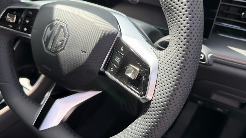 MG HS 1.5 T-GDI PHEV Trophy 5dr Auto Hatchback - Image 27