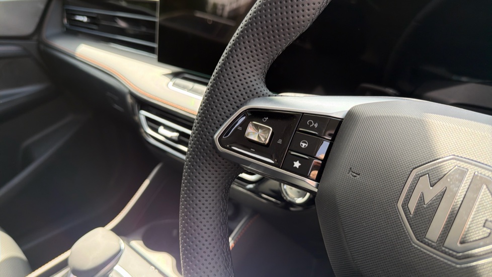 MG HS 1.5 T-GDI PHEV Trophy 5dr Auto Hatchback - Image 28