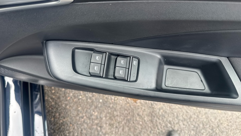 MG MG3 1.5 SE 5dr Petrol Hatchback - Image 35