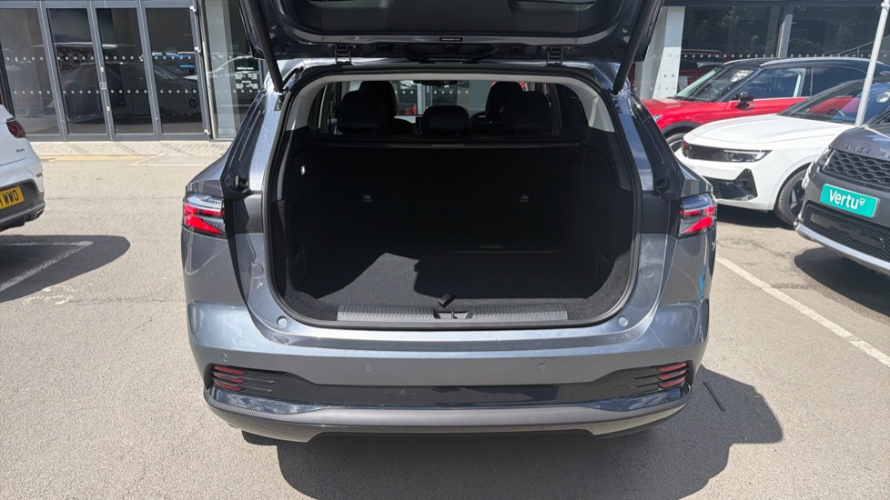 MG HS 1.5 T-GDI PHEV Trophy 5dr Auto Hatchback - Image 4
