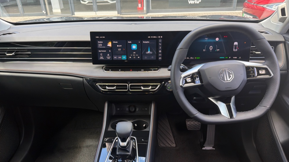 MG HS 1.5 T-GDI PHEV Trophy 5dr Auto Hatchback - Image 10