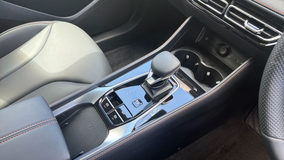 MG HS 1.5 T-GDI PHEV Trophy 5dr Auto Hatchback - Image 13