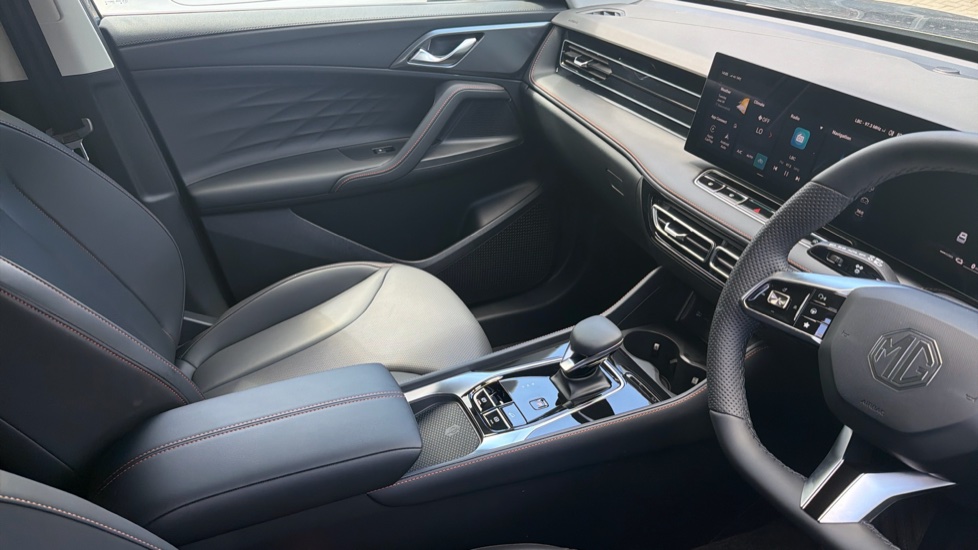 MG HS 1.5 T-GDI PHEV Trophy 5dr Auto Hatchback - Image 14
