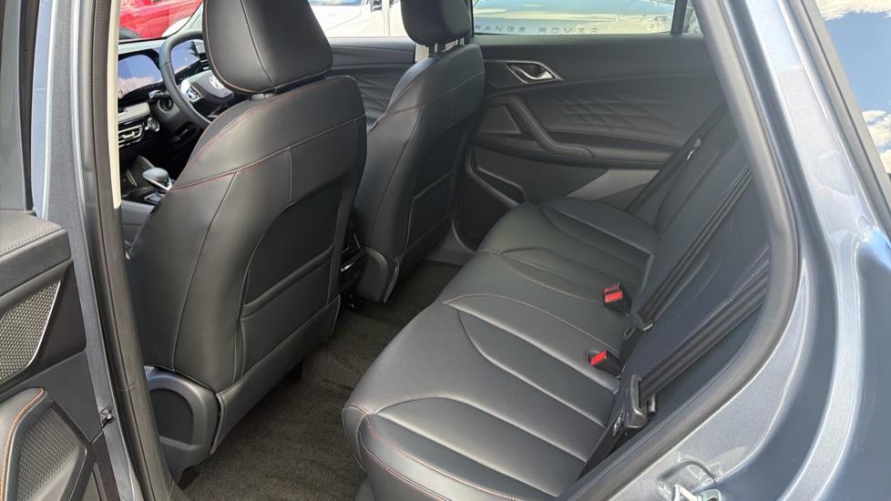 MG HS 1.5 T-GDI PHEV Trophy 5dr Auto Hatchback - Image 16