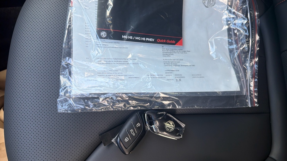 MG HS 1.5 T-GDI PHEV Trophy 5dr Auto Hatchback - Image 19