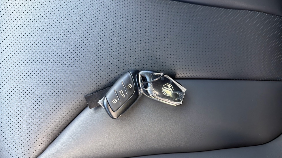 MG HS 1.5 T-GDI PHEV Trophy 5dr Auto Hatchback - Image 20