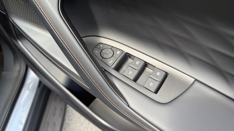 MG HS 1.5 T-GDI PHEV Trophy 5dr Auto Hatchback - Image 25