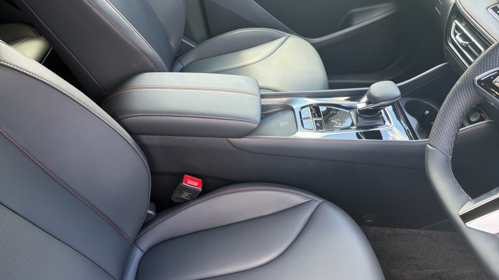 MG HS 1.5 T-GDI PHEV Trophy 5dr Auto Hatchback - Image 28