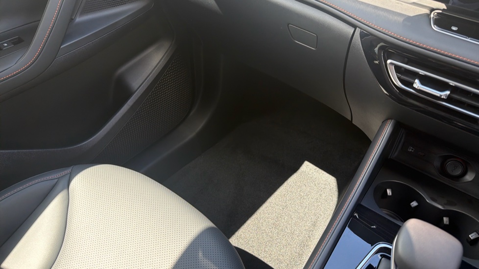 MG HS 1.5 T-GDI PHEV Trophy 5dr Auto Hatchback - Image 38