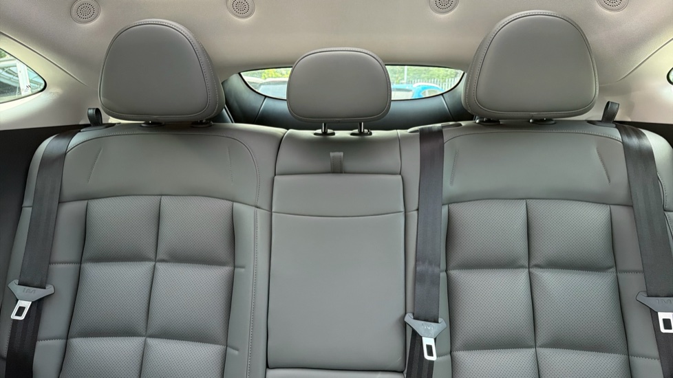 MG IM5 300kW Long Range 100kWh 5dr Auto Electric Hatchback - Image 15