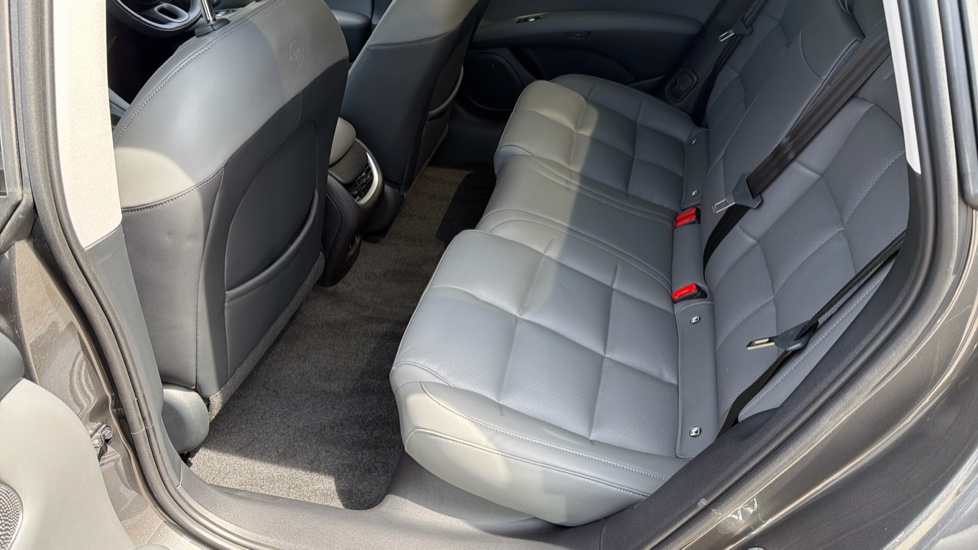 MG IM5 300kW Long Range 100kWh 5dr Auto Electric Hatchback - Image 16
