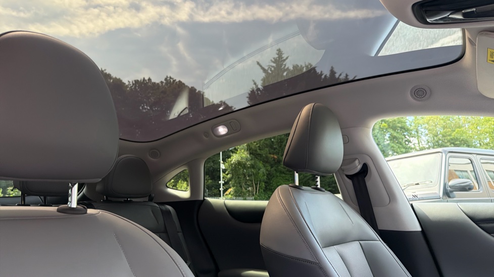 MG IM5 300kW Long Range 100kWh 5dr Auto Electric Hatchback - Image 36