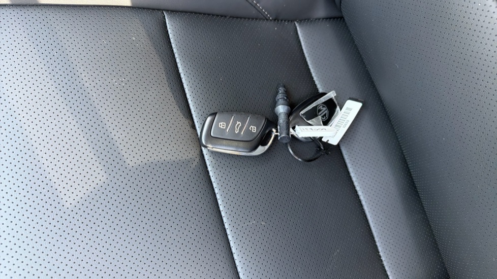 MG ZS 1.5 Hybrid+ Trophy 5dr Auto Hybrid Hatchback - Image 20