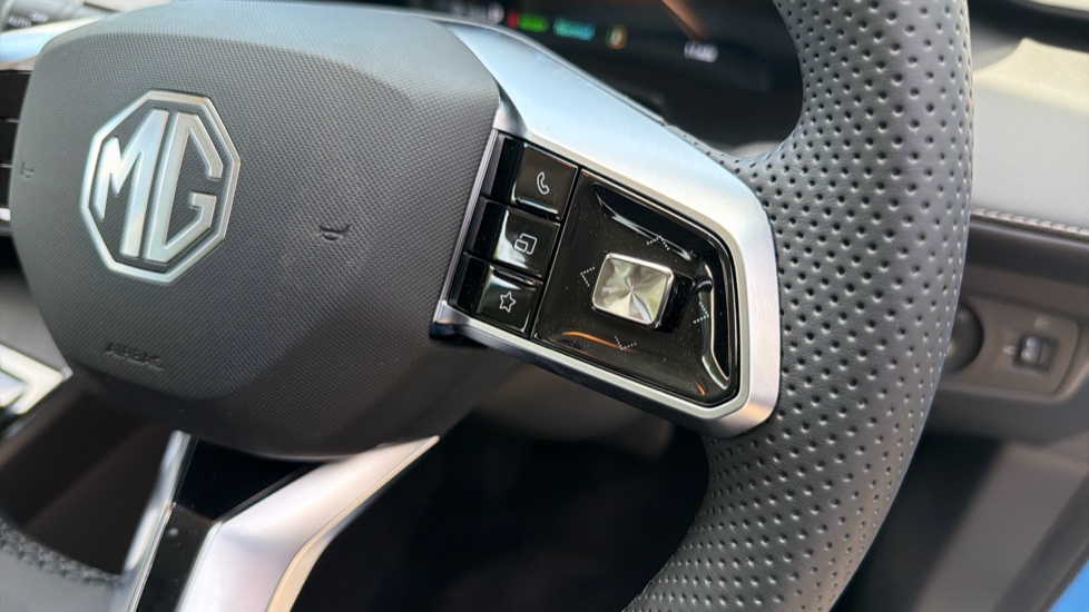 MG ZS 1.5 Hybrid+ Trophy 5dr Auto Hybrid Hatchback - Image 30