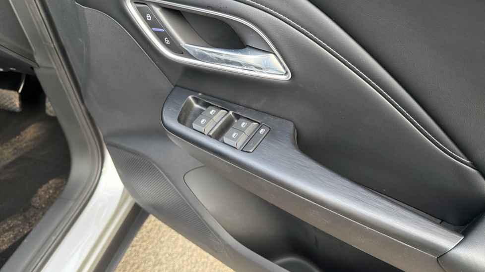 MG ZS 1.5 Hybrid+ Trophy 5dr Auto Hybrid Hatchback - Image 25