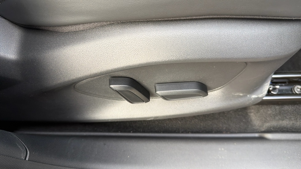 MG ZS 1.5 Hybrid+ Trophy 5dr Auto Hybrid Hatchback - Image 26